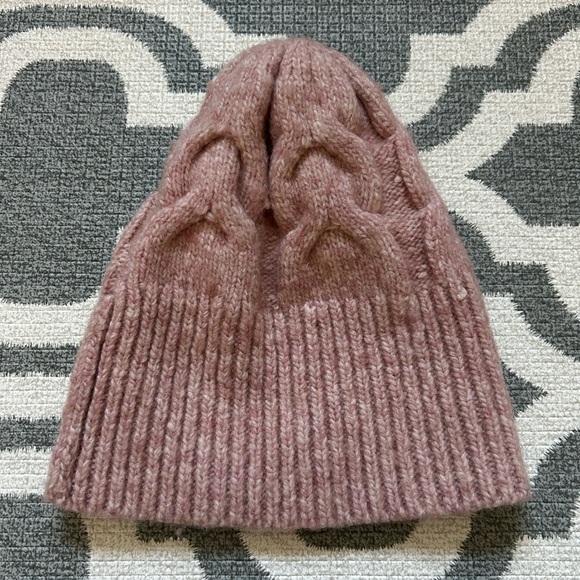 H&M Soft Pink Hat and Knit Mittens Set. Size 18-24 months. - Picture 7 of 10